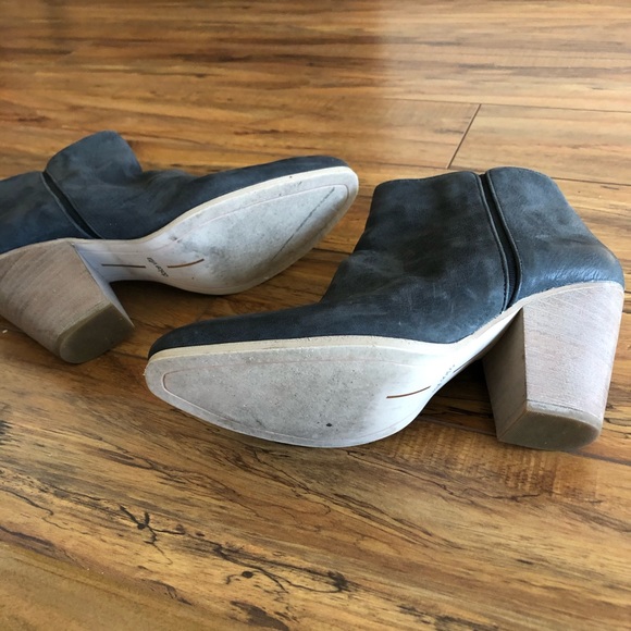 Dolce Vita Black Ankle Boots - Picture 4 of 5